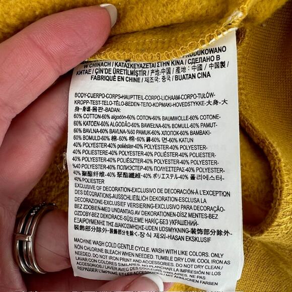 Vans Off The Wall Crewneck Sweatshirt Womens S Mustard Yellow Skater Girl - Picture 8 of 8